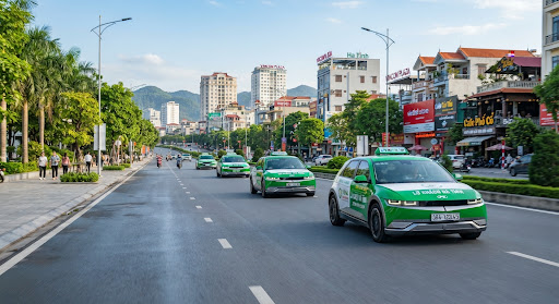 Đội xe điện taxi VinFast tại Hà Tĩnh
